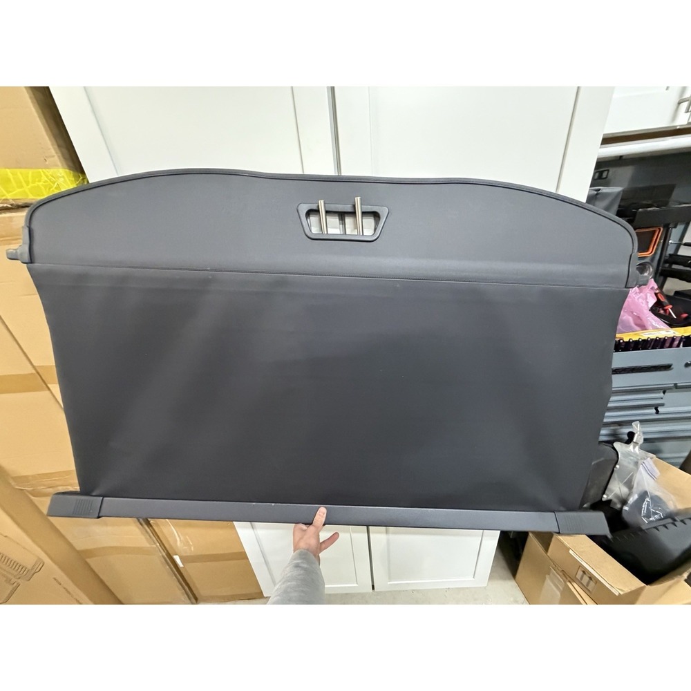 2011-2021 Jeep Grand Cherokee OEM Black Cargo Cover PN 016030000802 Used